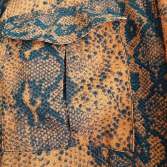 ONLY | Semi-Sheer Button Down Shirt Snake Print Sz 8 | Eur 40 Flawed - Picture 7 of 11